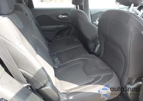 2015 Jeep Cherokee Latitude z USA, uszkodzony, nr VIN 1C4PJLCB9FW690072